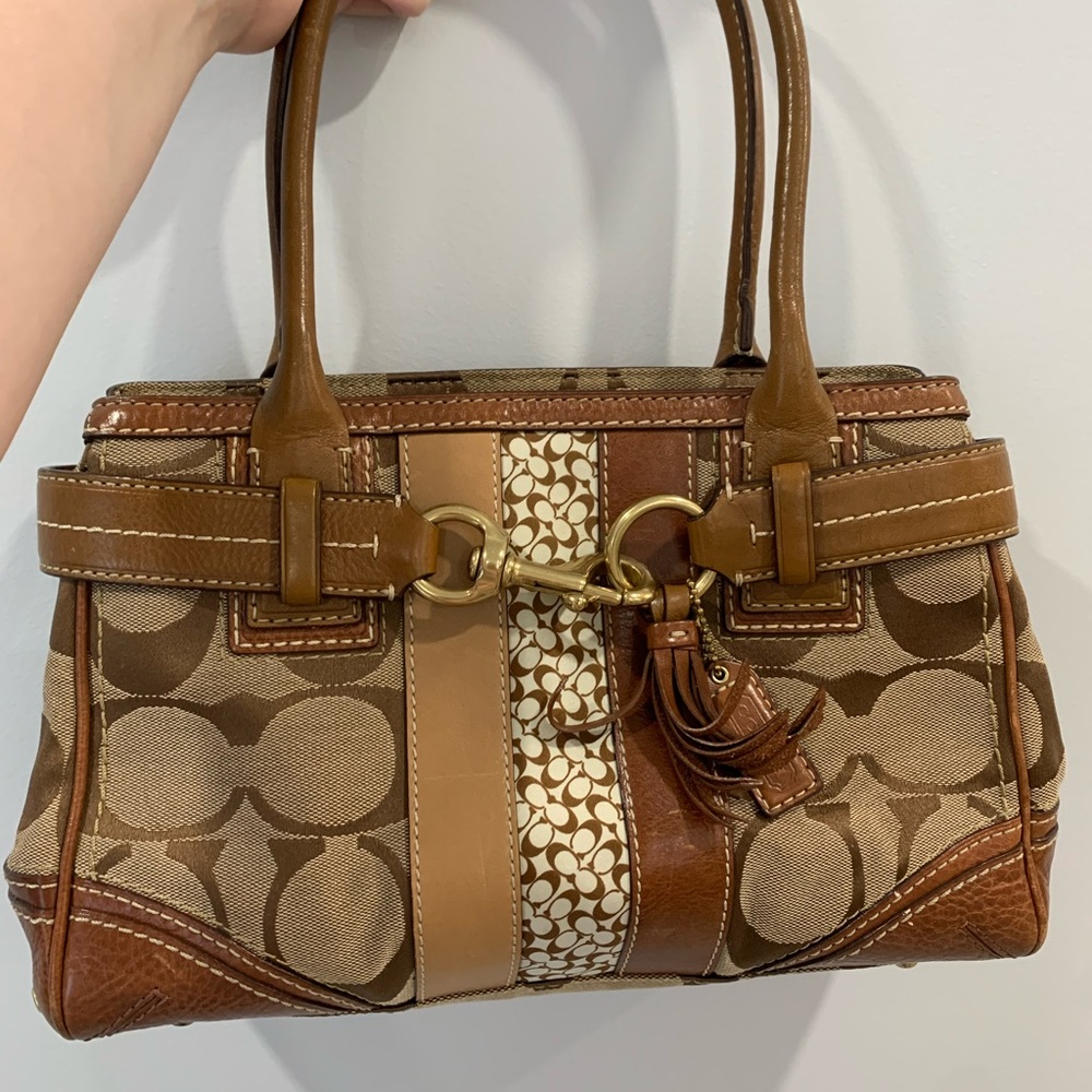 Vintage Y2K Coach signature shoulder bag